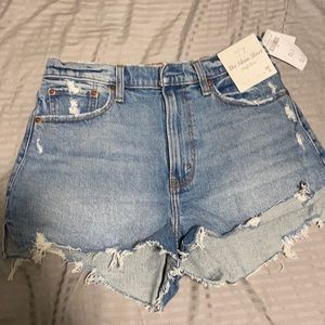 Abercrombie the mom short high rise curve love